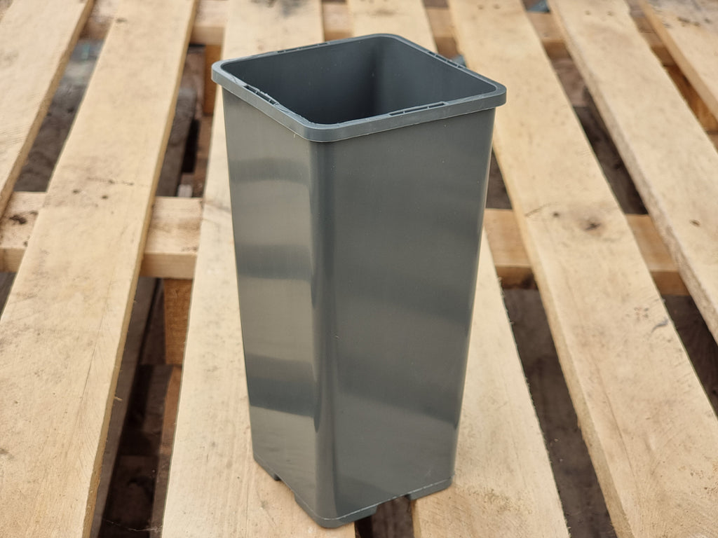 Square tall palm containers 1000x